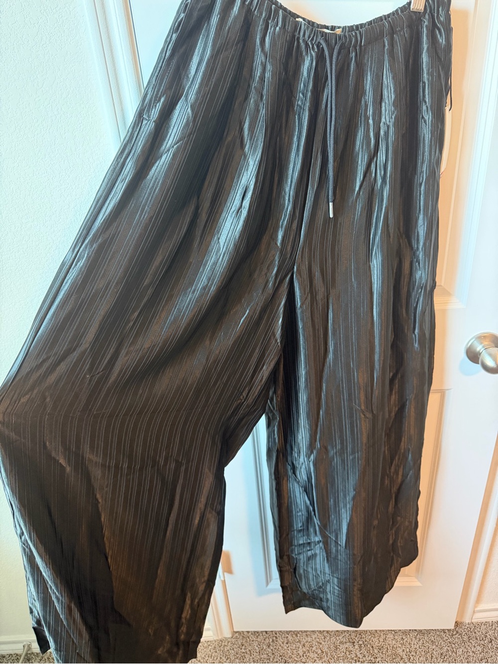 Honor the Gift NWT Men’s Black Wide-Leg Satin Drawstring Pants